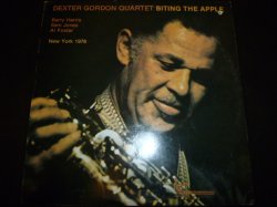 画像1: DEXTER GORDON QUARTET/BITING THE APPLE