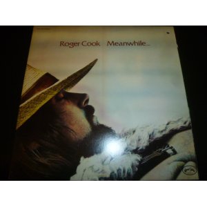 画像: ROGER COOK/MEANWHILE BACK AT THE WORLD