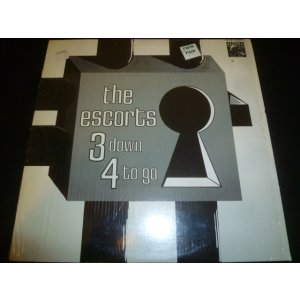 画像: ESCORTS/3 DOWN 4 TO GO