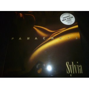 画像: PARACHUTE/SYLVIA