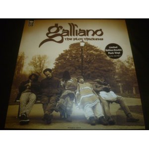 画像: GALLIANO/THE PILOT THICKENS