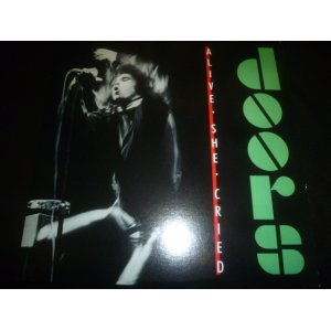 画像: DOORS/ALIVE, SHE CRIED
