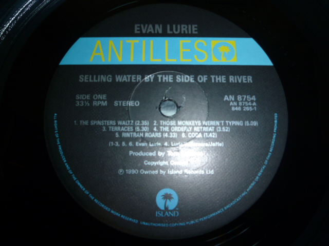 画像: EVAN LURIE/SELLING WATER