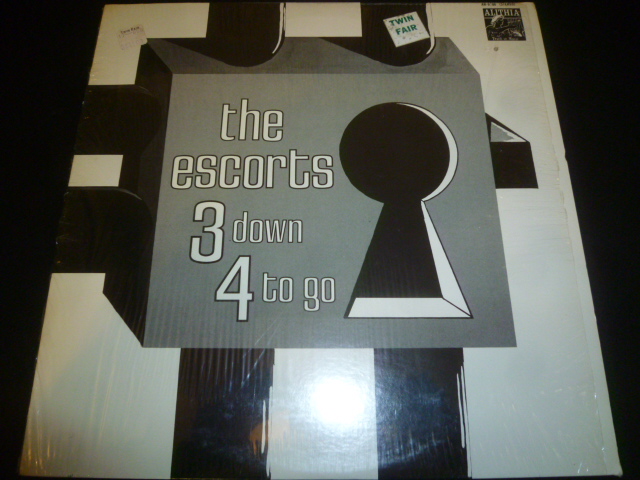画像1: ESCORTS/3 DOWN 4 TO GO