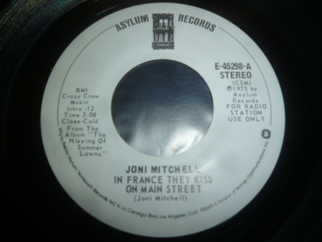 画像: JONI MITCHELL/IN FRANCE THEY KISS ON MAIN STREET