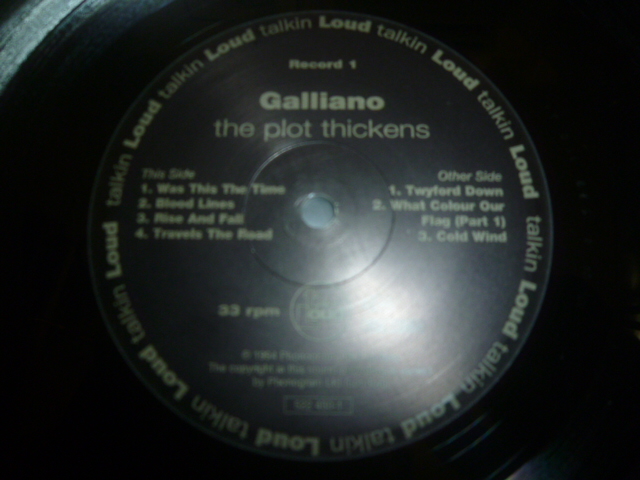 画像: GALLIANO/THE PILOT THICKENS