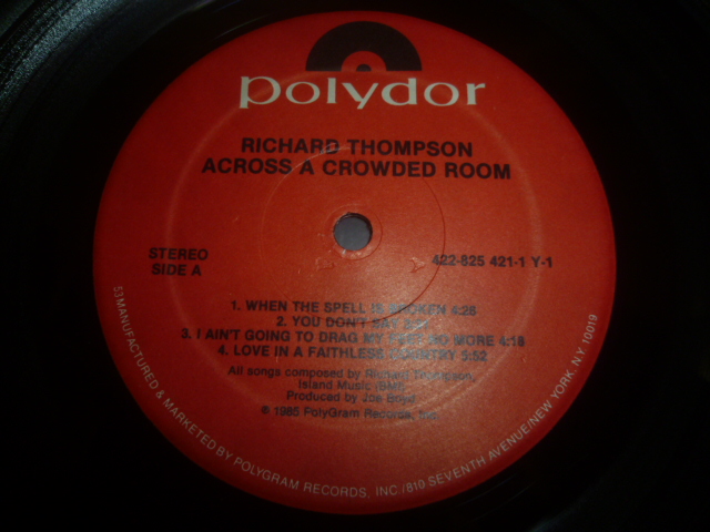 画像: RICHARD THOMPSON/ACROSS A CROWDED ROOM