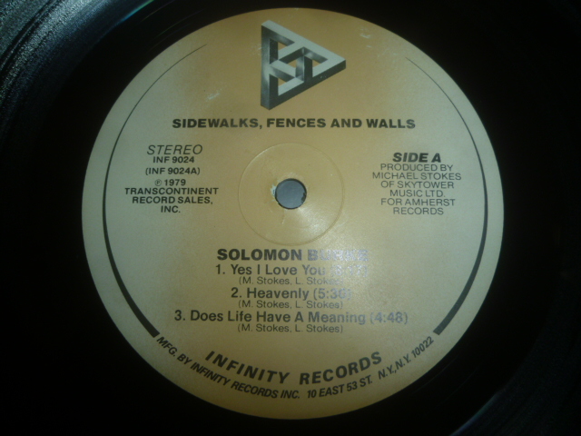画像: SOLOMON BURKE/SIDEWALKS, FENCES AND WALLS