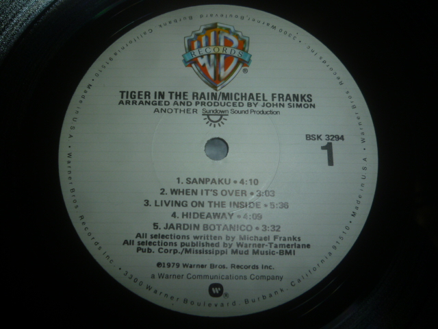 画像: MICHAEL FRANKS/TIGER IN THE RAIN